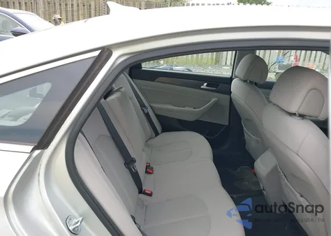 2015 Hyundai Sonata Sport z USA, uszkodzony, nr VIN 5NPE34AF7FH218715